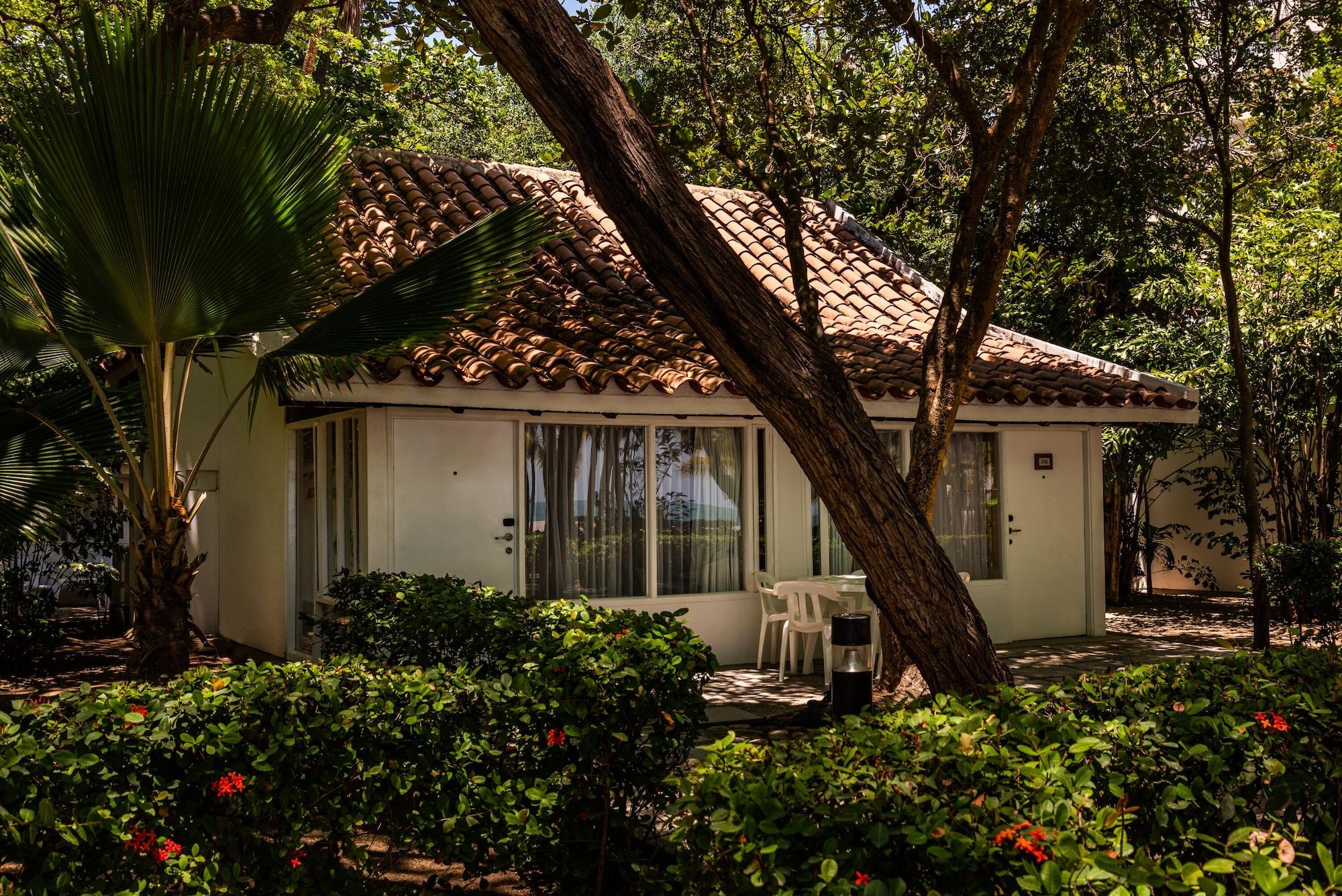 Irotama Resort Santa Marta (Magdalena) Exterior foto A bungalow at the resort