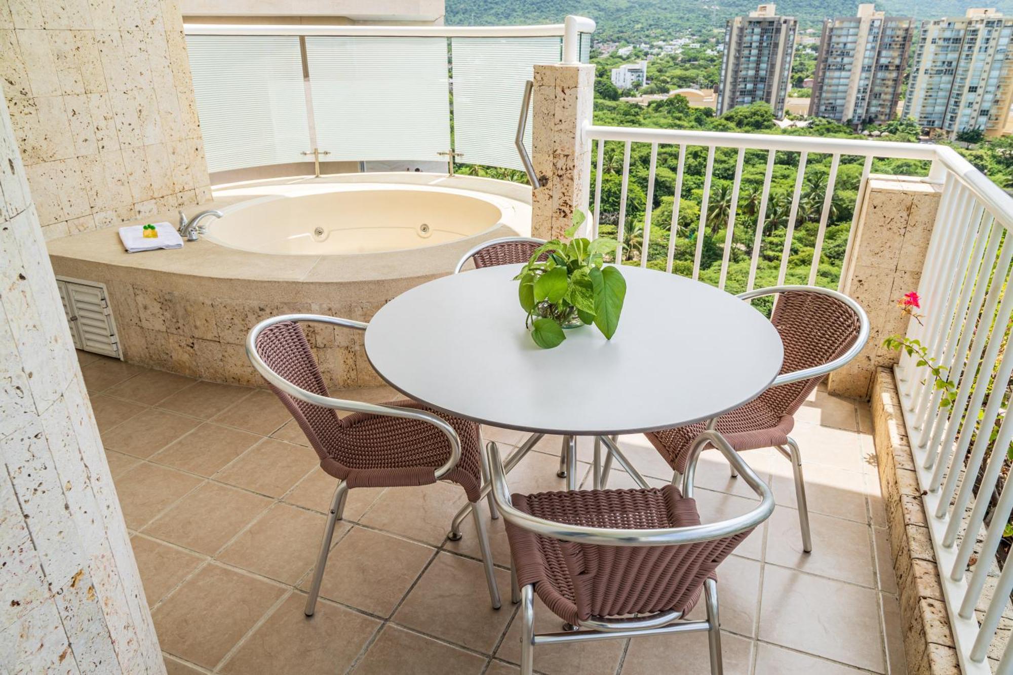 Irotama Resort Santa Marta (Magdalena) Exterior foto A balcony with a small kitchen